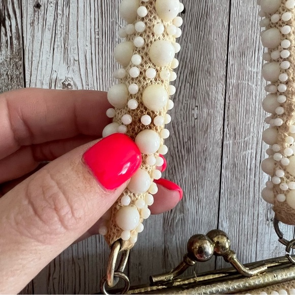 Vintage Elegant Cream Beaded Handbag - Picture 4 of 4